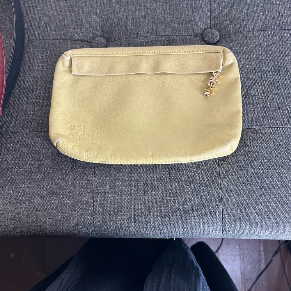 Vintage MGM Elegant Yellow Leather Clutch - Picture 2 of 5
